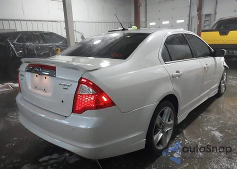 2012 Ford Fusion Sport z USA, uszkodzony, nr VIN 3FAHP0DC3CR223971